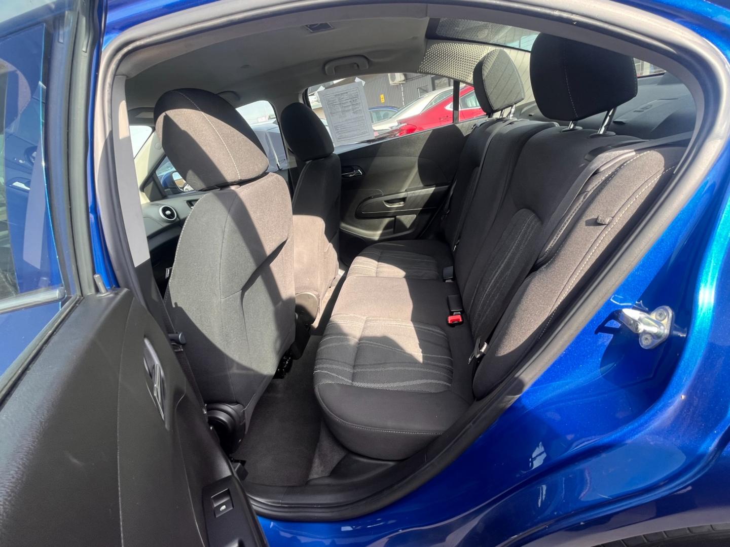 2018 BLUE CHEVROLET SONIC LT LT Manual Sedan (1G1JD5SH6J4) with an 1.8L L4 DOHC 24V engine, 5M transmission, located at 8101 E. Skelly Dr., Tulsa, OK, 74129, (918) 592-3593, 36.121891, -95.888802 - Photo#6